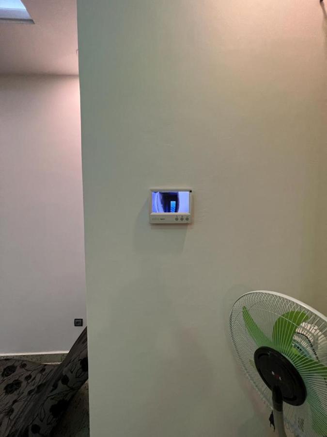 Smb-Gn Residence Lambandji - Electricite Et Wifi H24 Κονακρί Εξωτερικό φωτογραφία