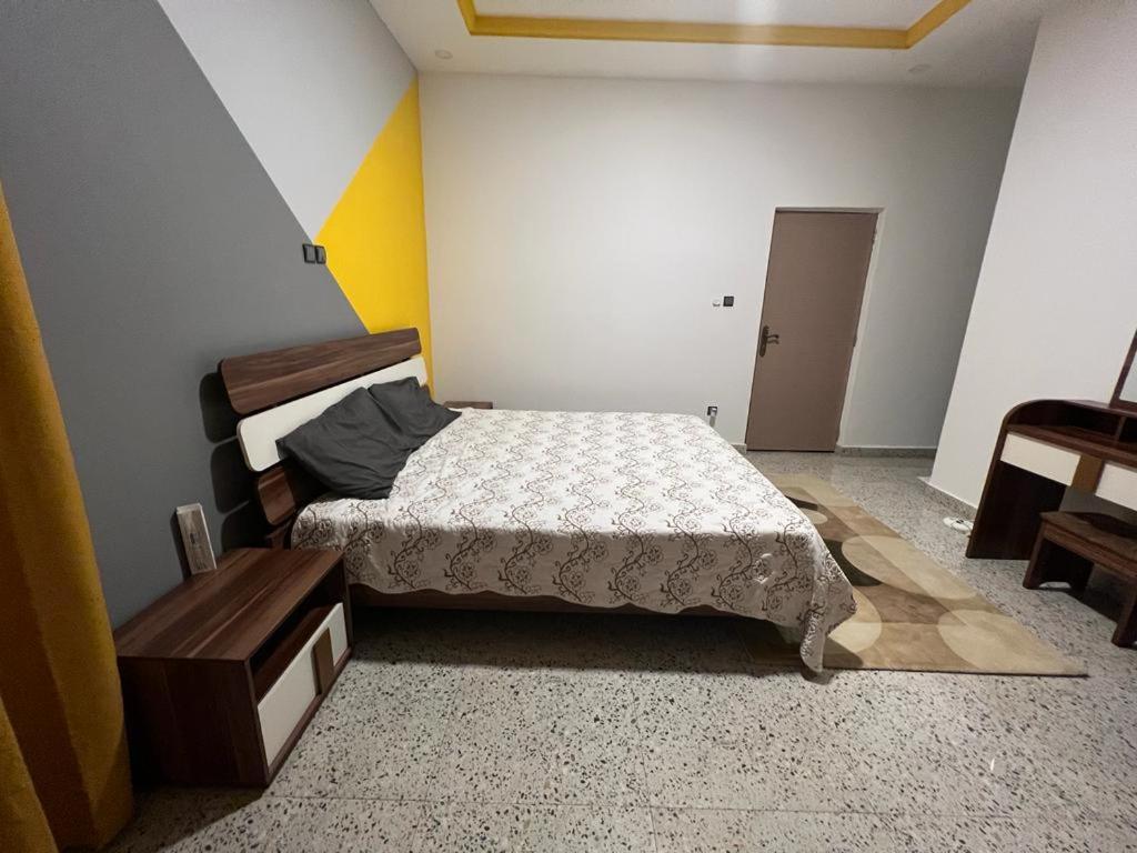 Smb-Gn Residence Lambandji - Electricite Et Wifi H24 Κονακρί Εξωτερικό φωτογραφία